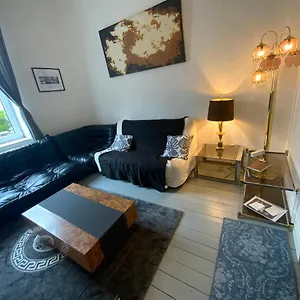 Cozy Close To Zaventem Airport , Brussel België